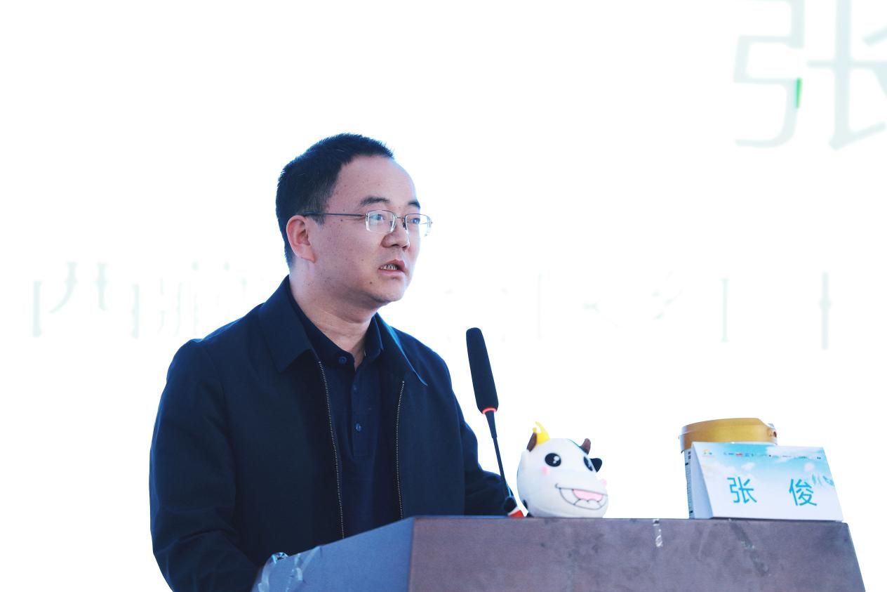 11-西藏自治区红十字会党组成员、副会长张俊致辞。