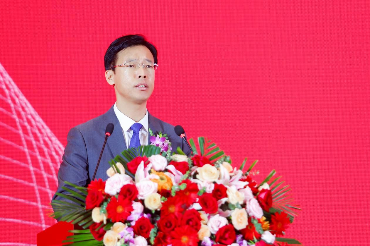 2-和记官方网站执行董事、行政总裁任志坚在开幕式上发言